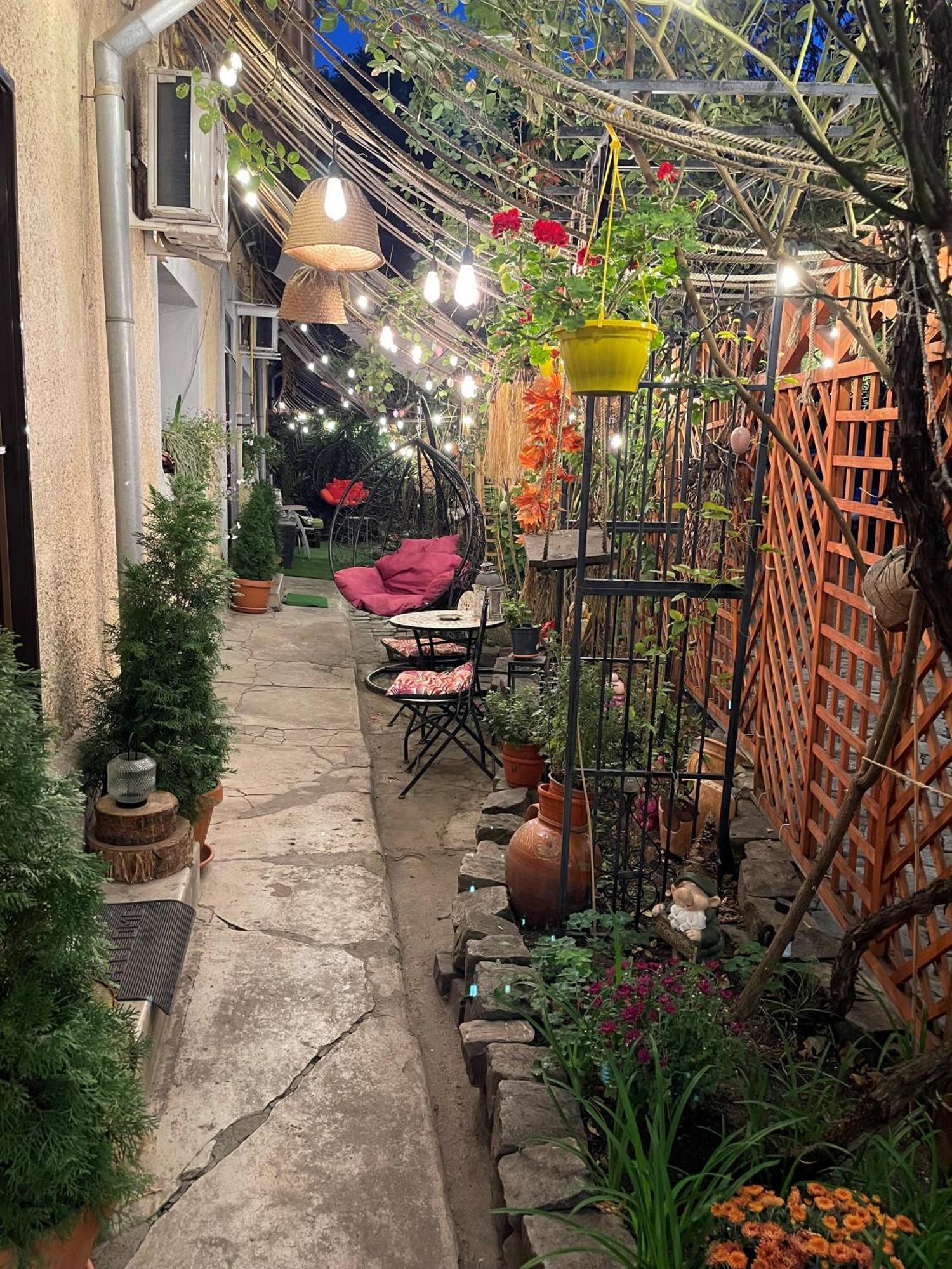City Garden Apartments Bucarest Esterno foto